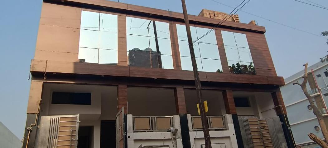 Geeta Dham Hotell Vrindāvan Eksteriør bilde