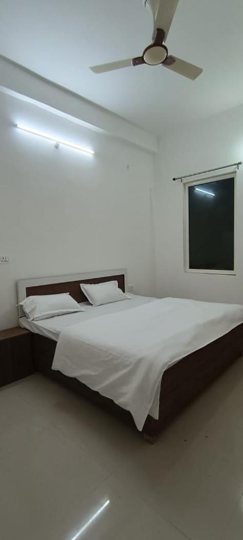 Geeta Dham Hotell Vrindāvan Eksteriør bilde