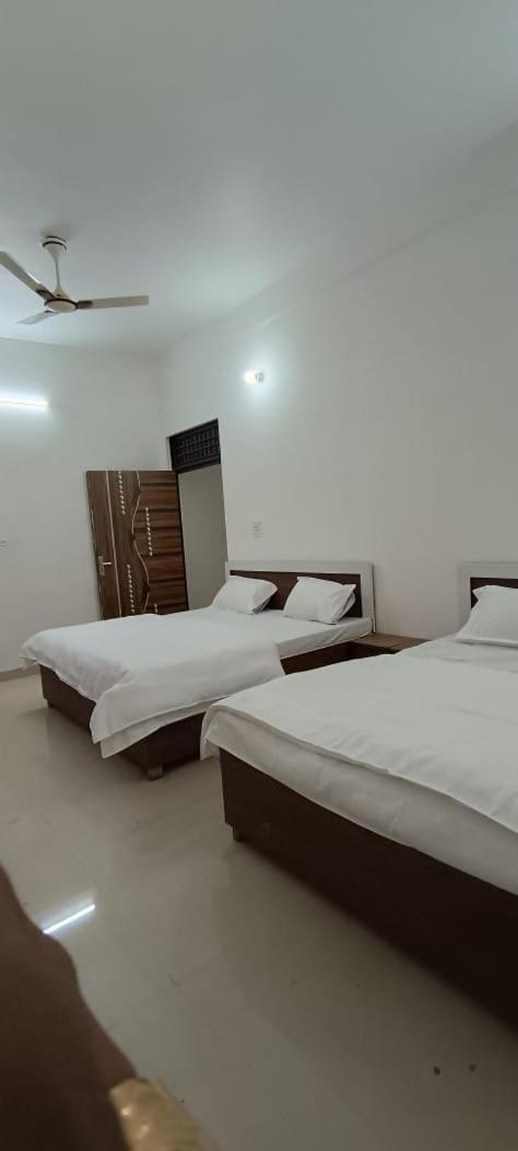 Geeta Dham Hotell Vrindāvan Eksteriør bilde